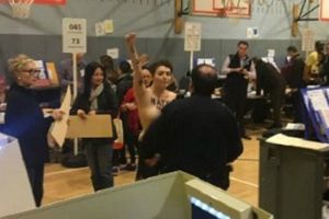 Mujeres protestan en topless contra Donald Trump