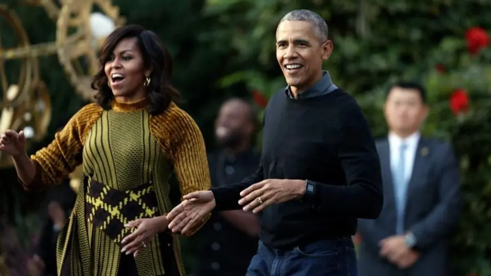 Matrimonio Obama 'mueve el esqueleto' con 'Thriller'