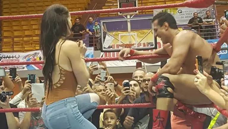 Paige le propone matrimonio a El Patrón en Puerto Rico