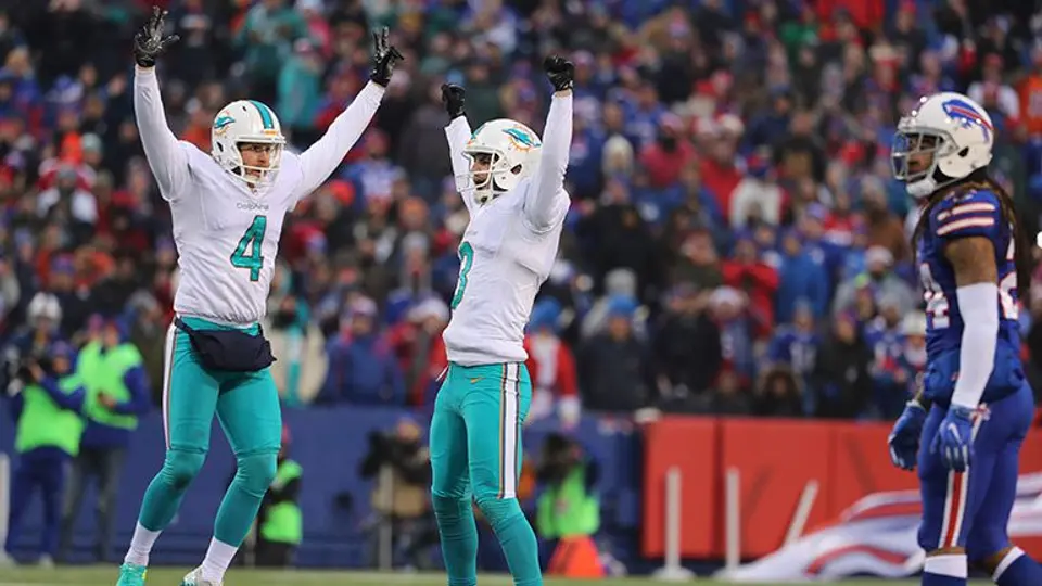 Franks se viste de héroe y le da dramático triunfo a Dolphins