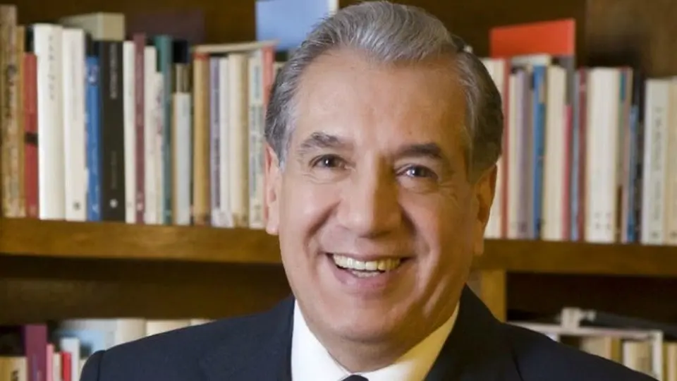 Fallece el escritor mexicano René Avilés Fabila