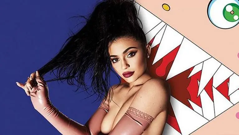 Kylie Jenner deleita con nuevo 'topless' para revista