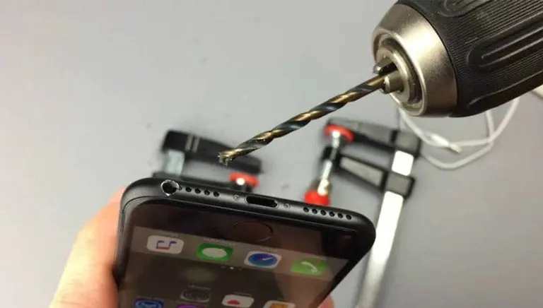 iPhone 7 es taladrado para 'conectar' audifonos