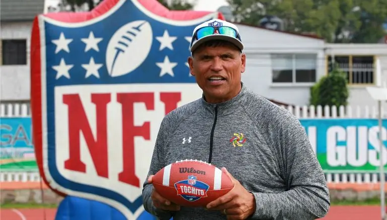 Anthony Muñoz, orgulloso Salón de la Fama muy mexicano