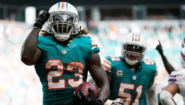 Ajayi iguala récord de la NFL en victoria de Delfines sobre Bills