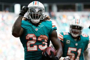 Ajayi iguala récord de la NFL en victoria de Delfines sobre Bills