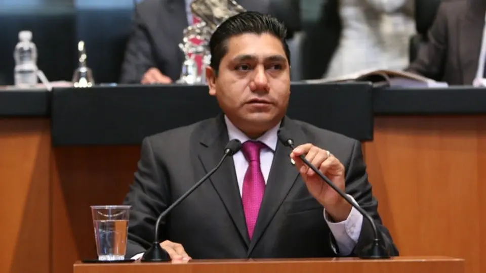 Senador lanza iniciativa para que ciudadanos porten armas