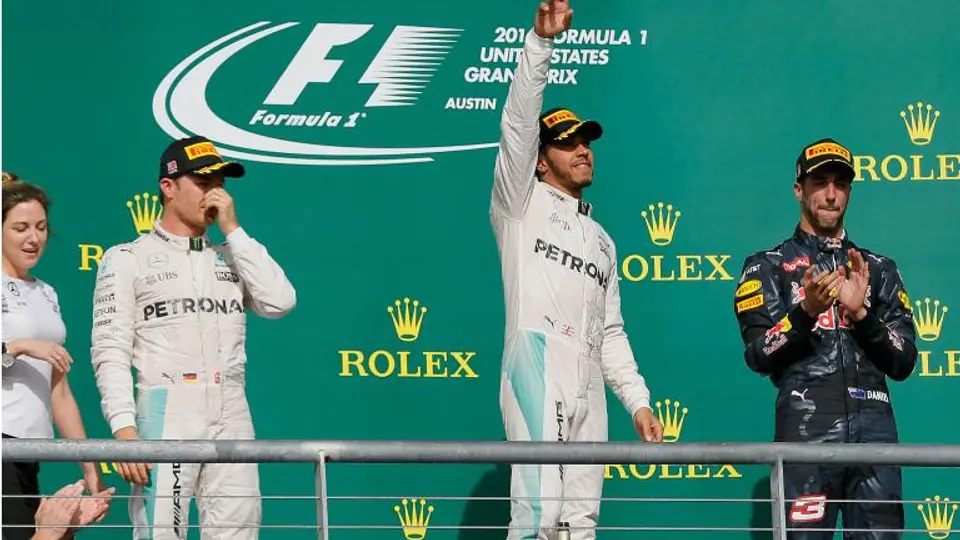 Hamilton gana el GP de EU y sueña con tetracampeonato