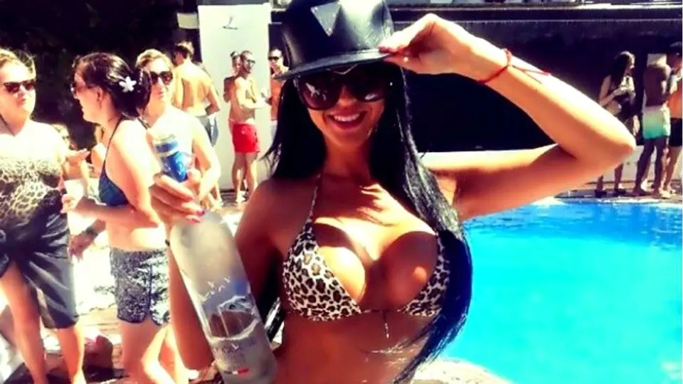 Jesé limita gastos a su novia por fama de 'cazafortunas'