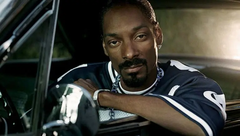 Snoop Dogg se consuela con música de banda