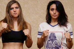 Peleadora se desnuda y corta su cabello para dar el peso