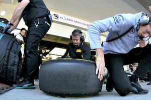 Trabajador de Mercedes sufre asalto a mano armada en CDMX