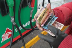 'Megagasolinazo', golpe duro al bolsillo de los mexicanos