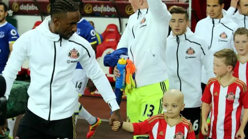 Sunderland hace realidad sueño de niño con cáncer