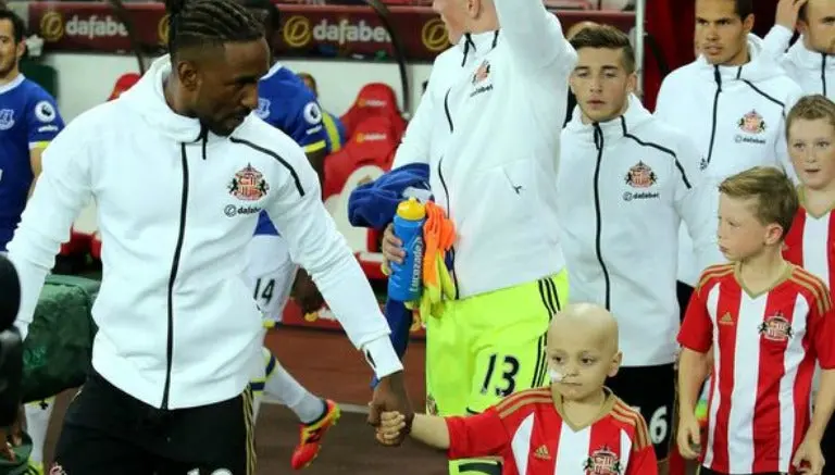 Sunderland hace realidad sueño de niño con cáncer
