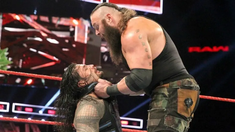 Braun Strowman 'destroza' a Reigns y Rollins