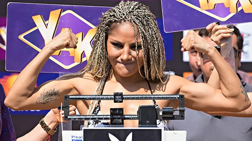 'Barby' Juárez apela a su experiencia para vencer a Irma García