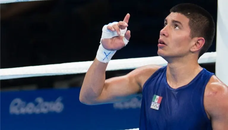 Joselito Velázquez debuta con nocaut contra Eduardo Casimero