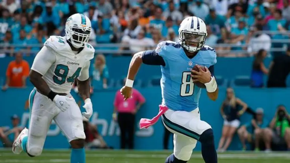 Mariota lava sus errores y lleva a Titanes al triunfo sobre Delfines
