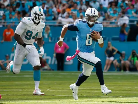Mariota lava sus errores y lleva a Titanes al triunfo sobre Delfines