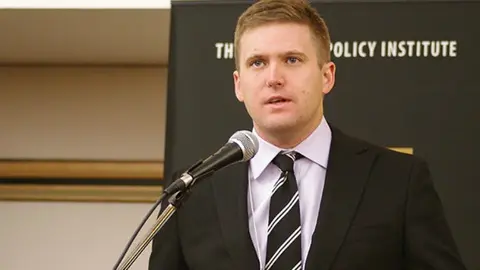 'Nacionalista blanco' en EU hace grito nazi a favor de Trump