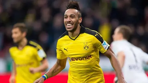 Aubameyang ironiza sobre ser el más veloz en FIFA 17