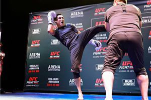 'Goyito' Pérez promete "enloquecer" octágono en Fight Night 98