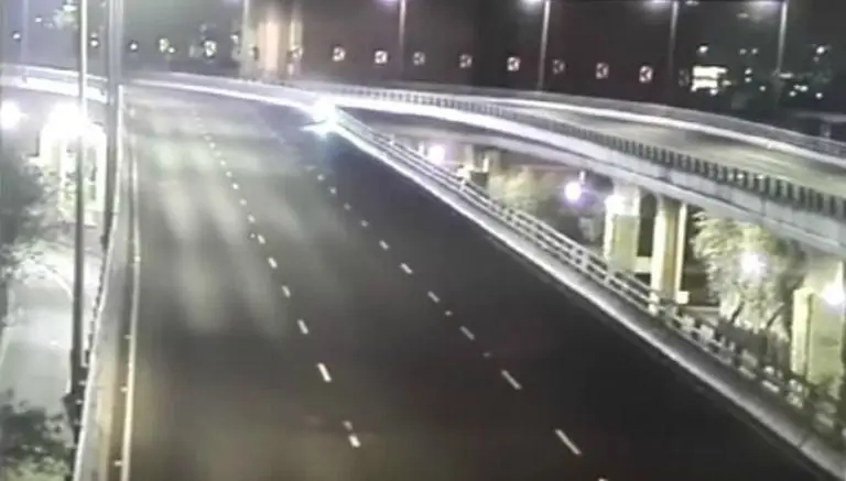 Motociclistas mueren al caer del segundo piso de Periférico