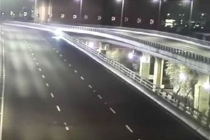 Motociclistas mueren al caer del segundo piso de Periférico