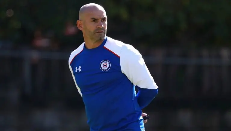 Paco Jémez dirige un entrenamiento con Cruz Azul | IMAGO7