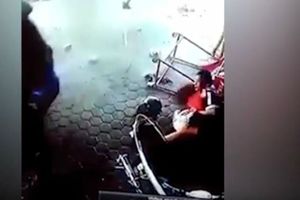 Padre salva a sus hijos con sorprendente movimiento ninja