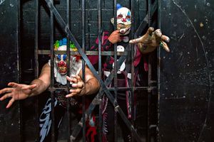 Monster y Murder Clown prometen humillar a Psycho
