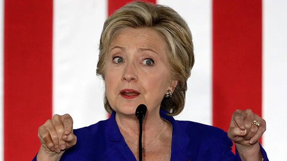 Artistas latinos en EU piden votar por Hillary Clinton