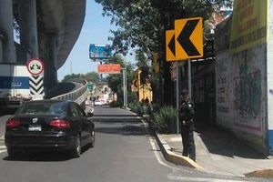 Graban otro asalto a automovilista en Periférico