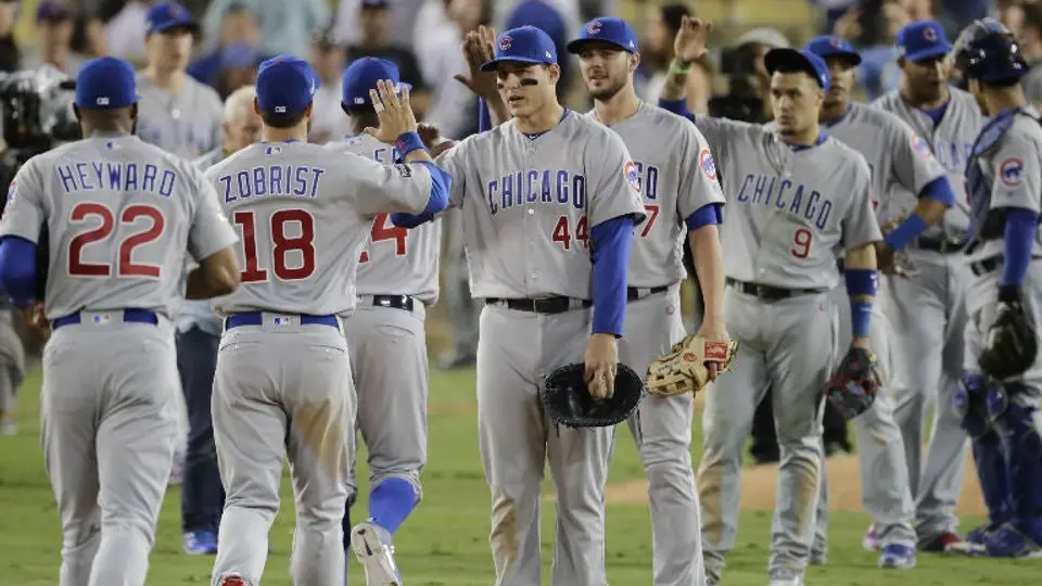 Cachorros empata serie vs Dodgers con aplastante triunfo