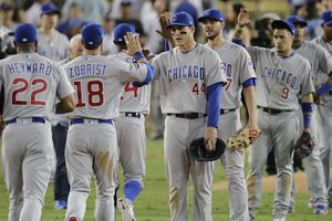 Cachorros empata serie vs Dodgers con aplastante triunfo