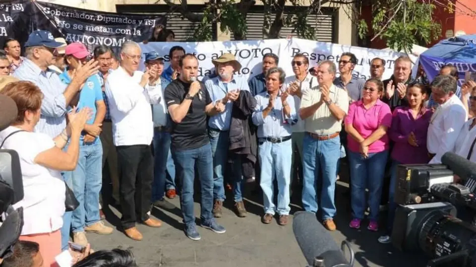 Cuauhtémoc Blanco termina con su huelga de hambre