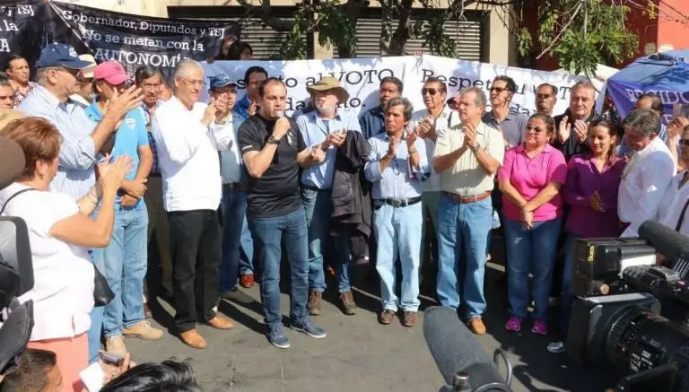Cuauhtémoc Blanco termina con su huelga de hambre