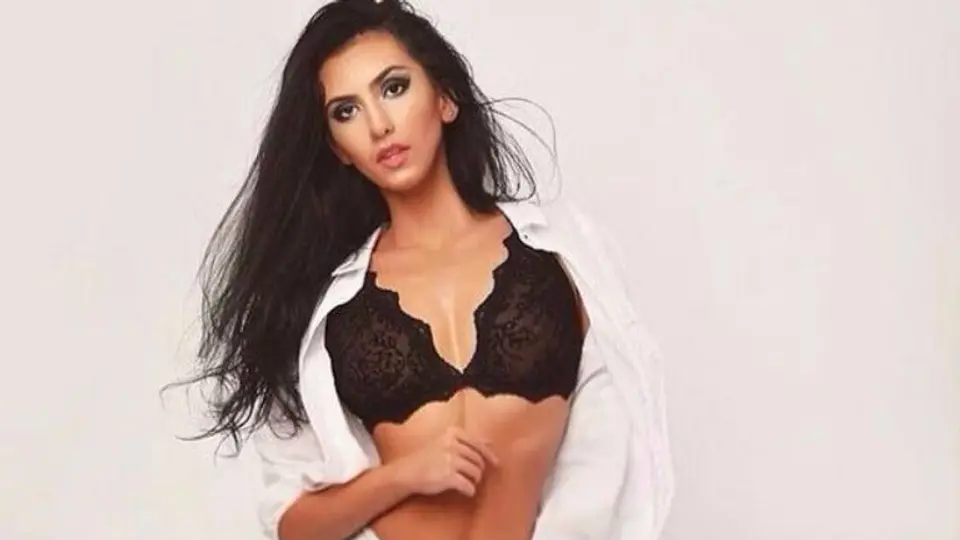 Sexy modelo recibe propuesta de más de 2 mdd por su virginidad
