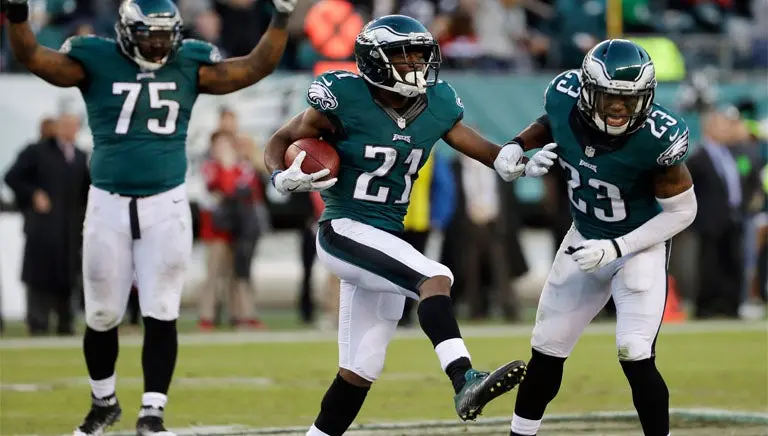 Eagles frena el vuelo ofensivo de Falcons
