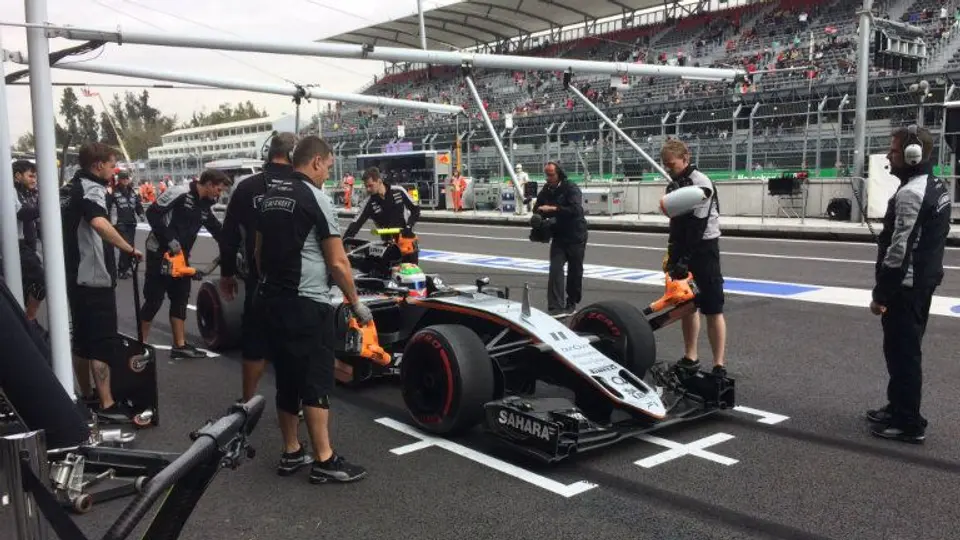 Checo registra el cuarto mejor tiempo en P1 del GP de México