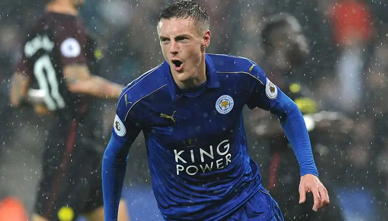 Jamie Vardy festeja tras marcar un gol contra el Manchester City | AP