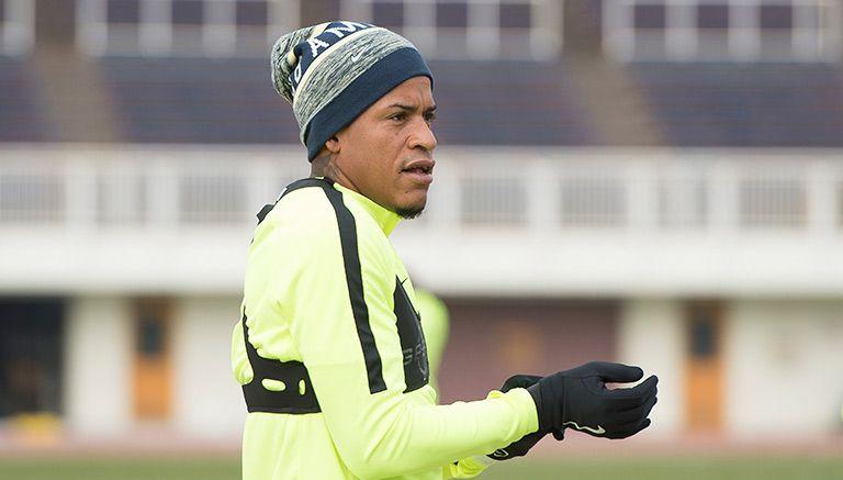 Michael Arroyo, con los días contados en América
