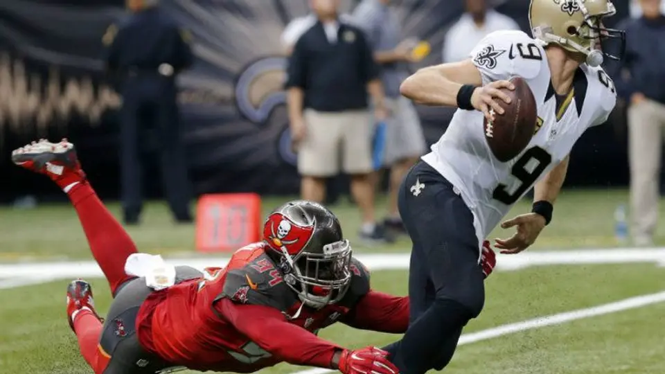 Jugador de la NFL usará tenis en honor a Mayweather y McGregor