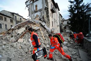 Sacerdote asegura que sismos son un "castigo divino"