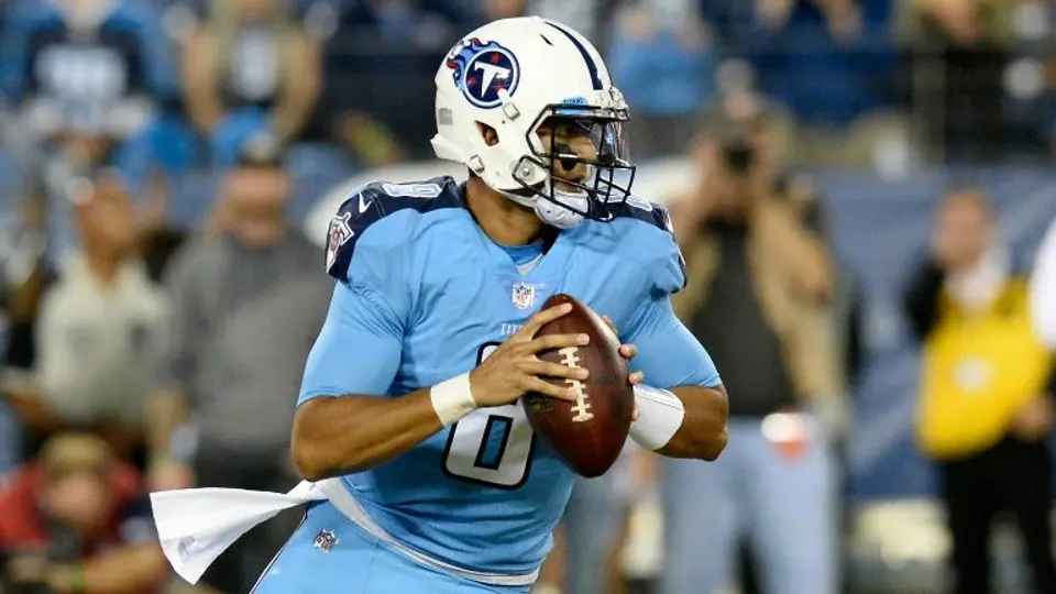 Mariota tiene gran noche en triunfo de Titans sobre Jaguars