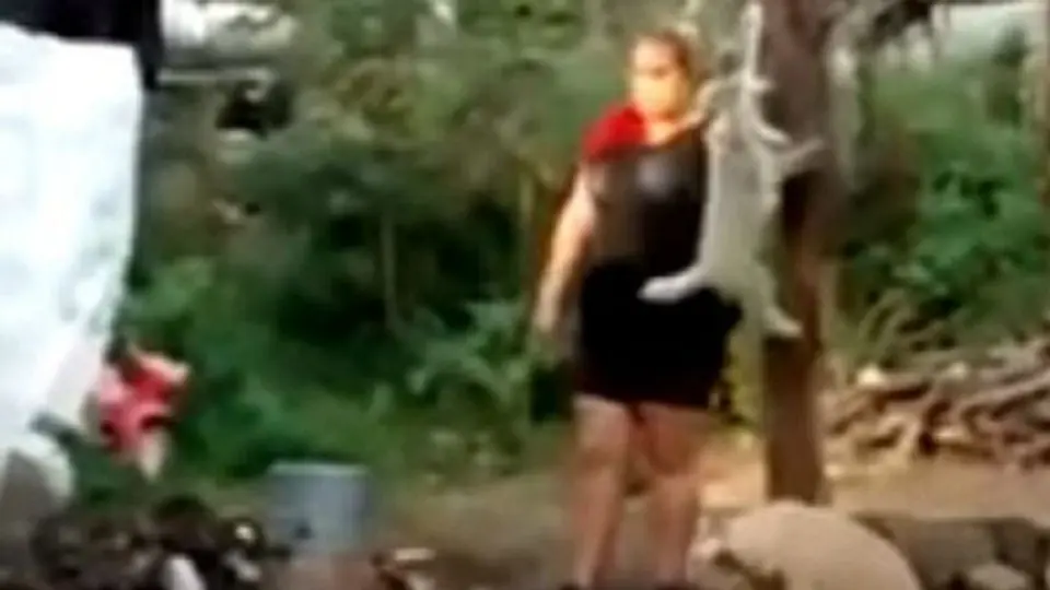 #LadyMataPerros causa indignación en redes sociales