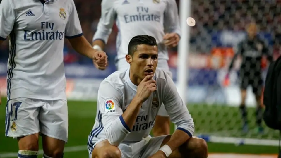 Amigos del hijo de CR7 parodian festejo del luso