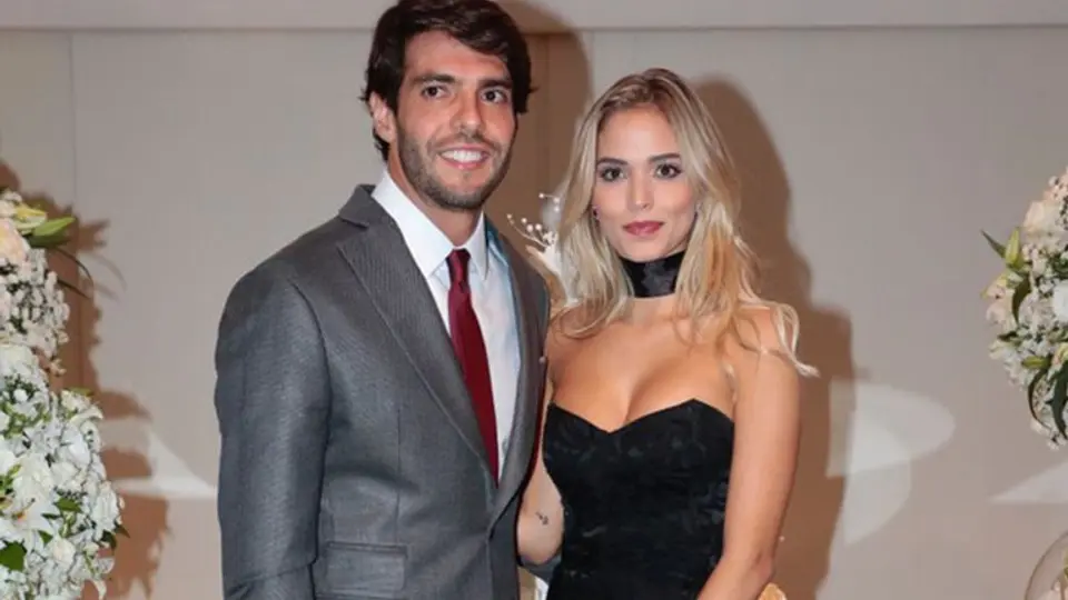 Kaká se deja ver con su nueva sexy novia