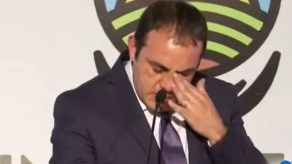 Cuau rompe en llanto durante su primer informe de gobierno